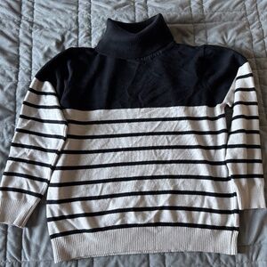 Kirundo XL Black and White Striped Turtleneck